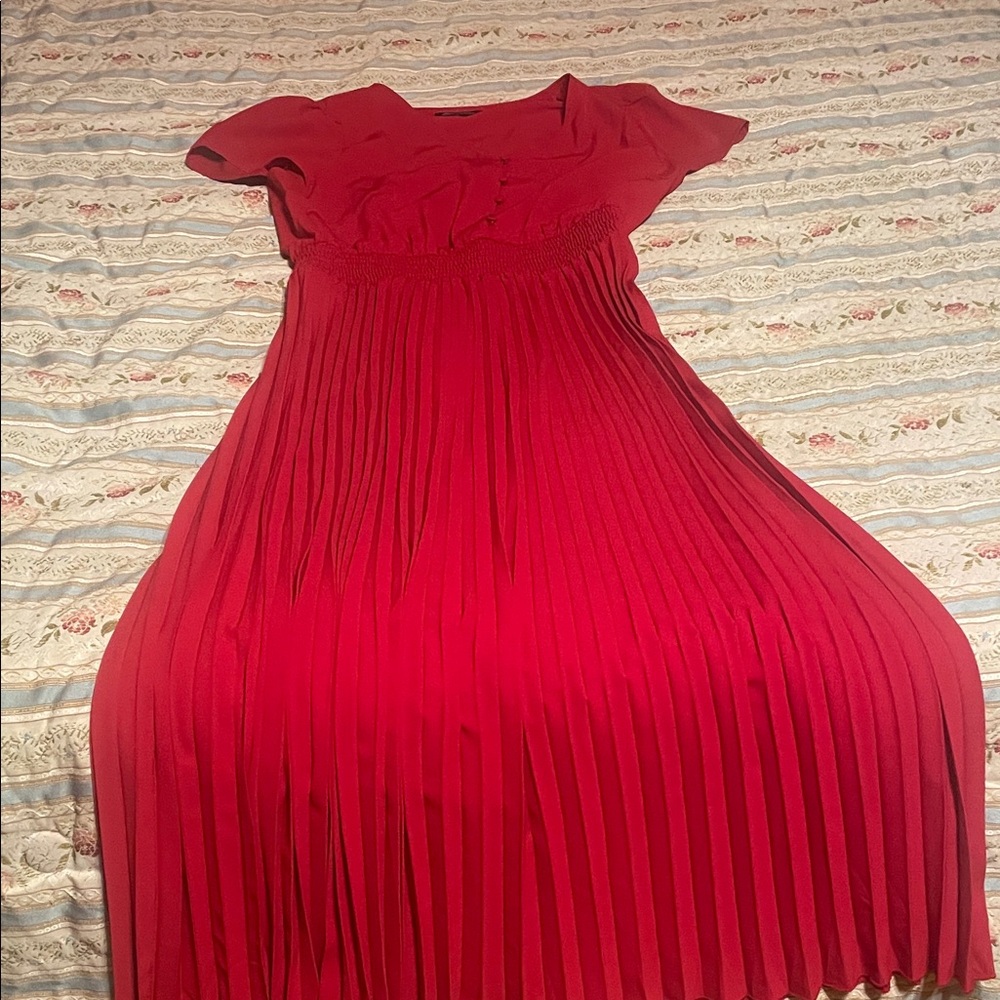 Elegant Red Pleated Dress